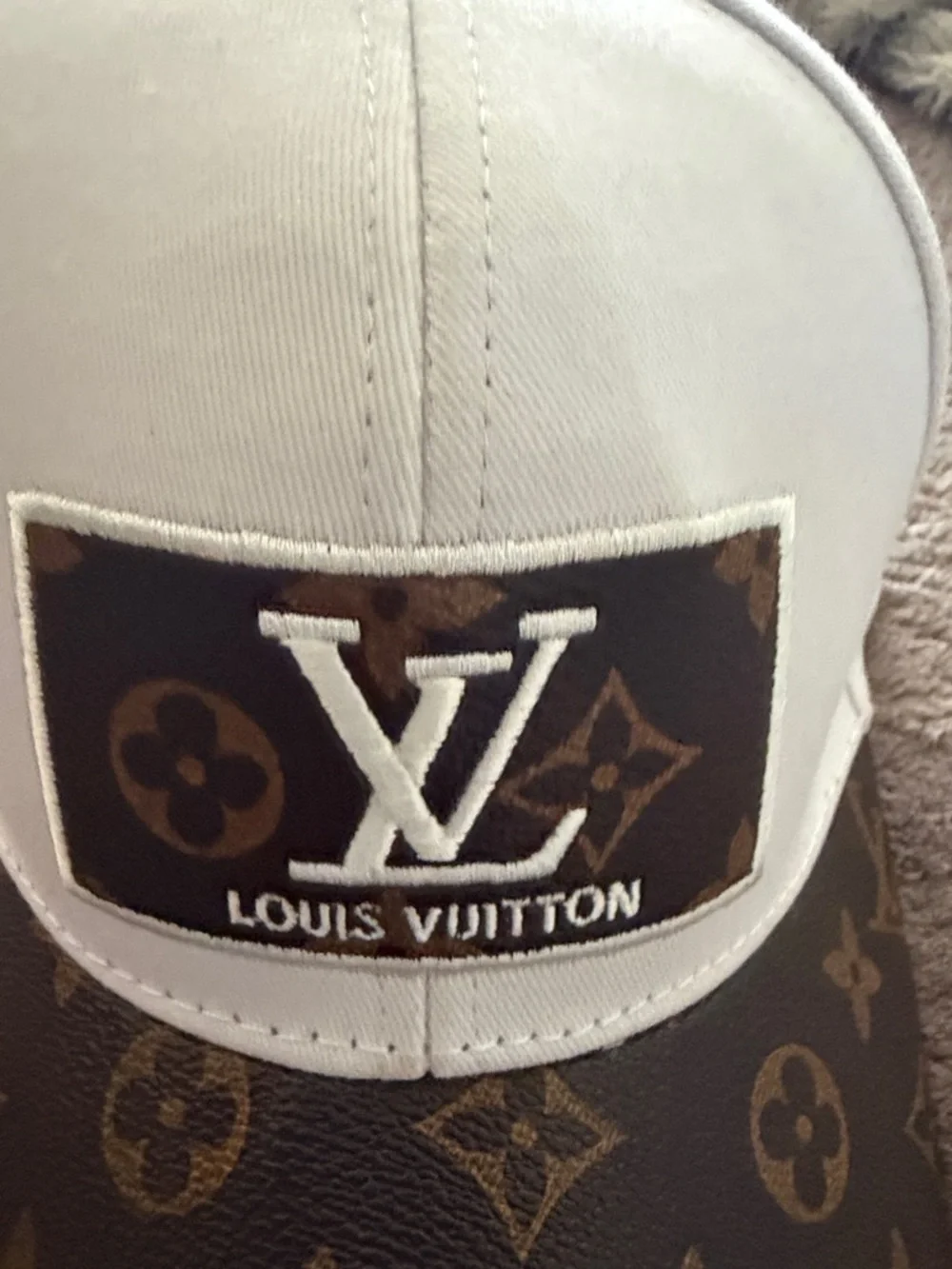 Louis Vuitton White and Brown Monogram Baseball Cap - Picture 9 of 10